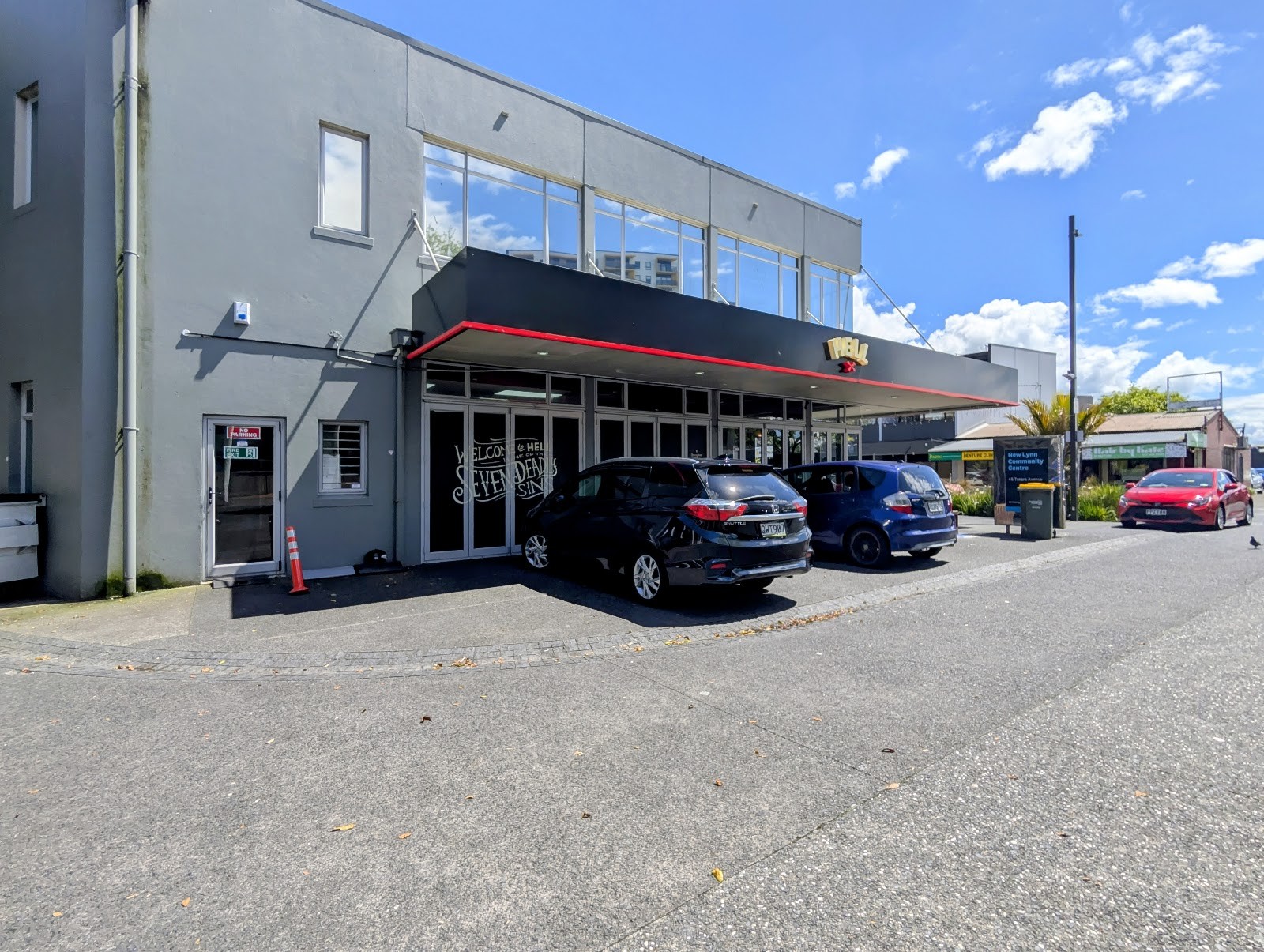 HELL Pizza New Lynn: the place