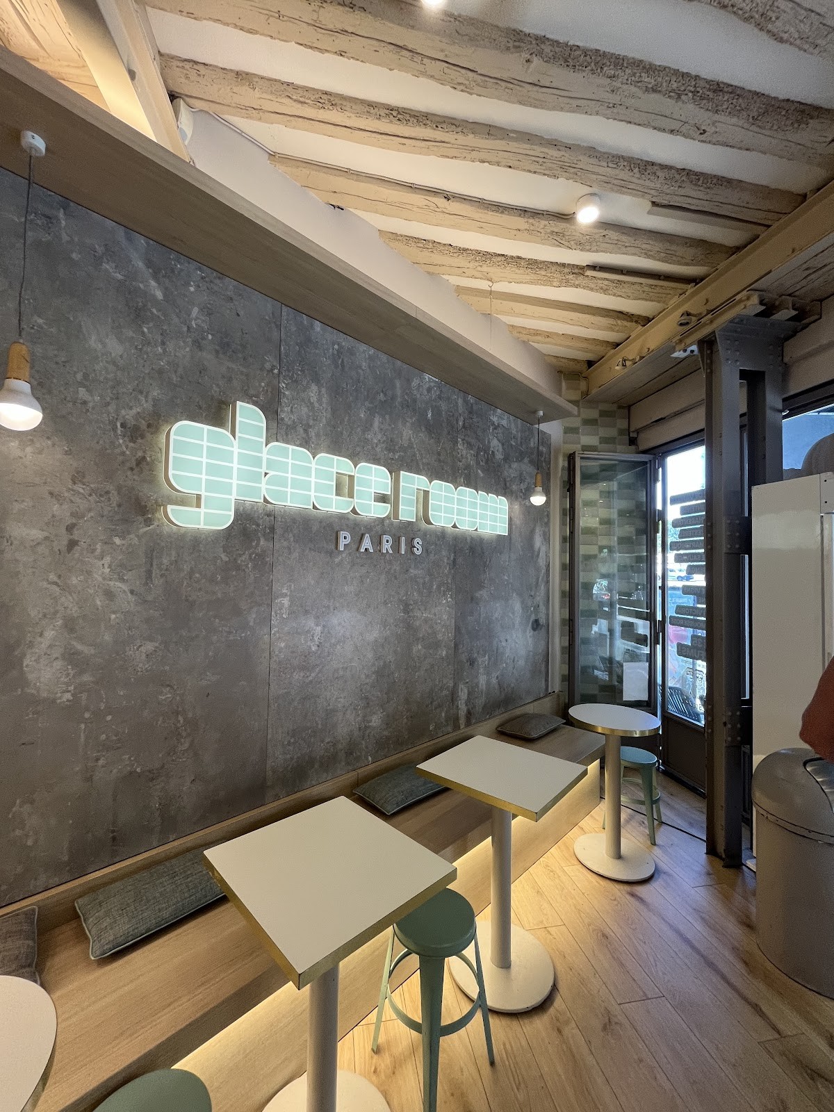 Glace Room & family café: the place