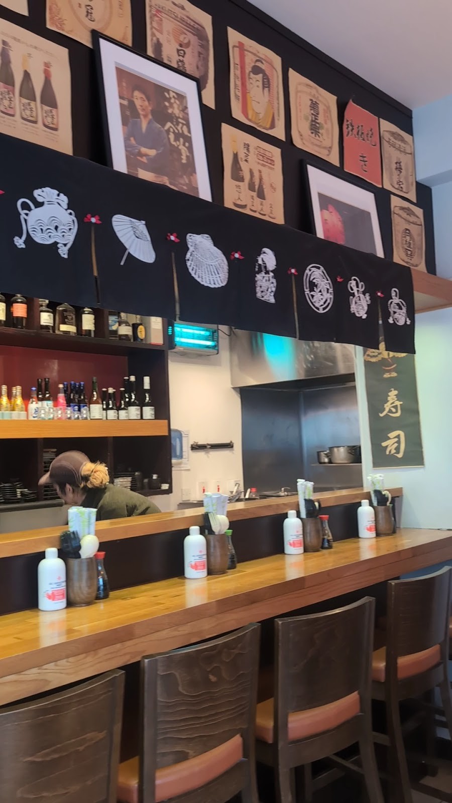 Japanese Kitchen by J2 Sushi: the place