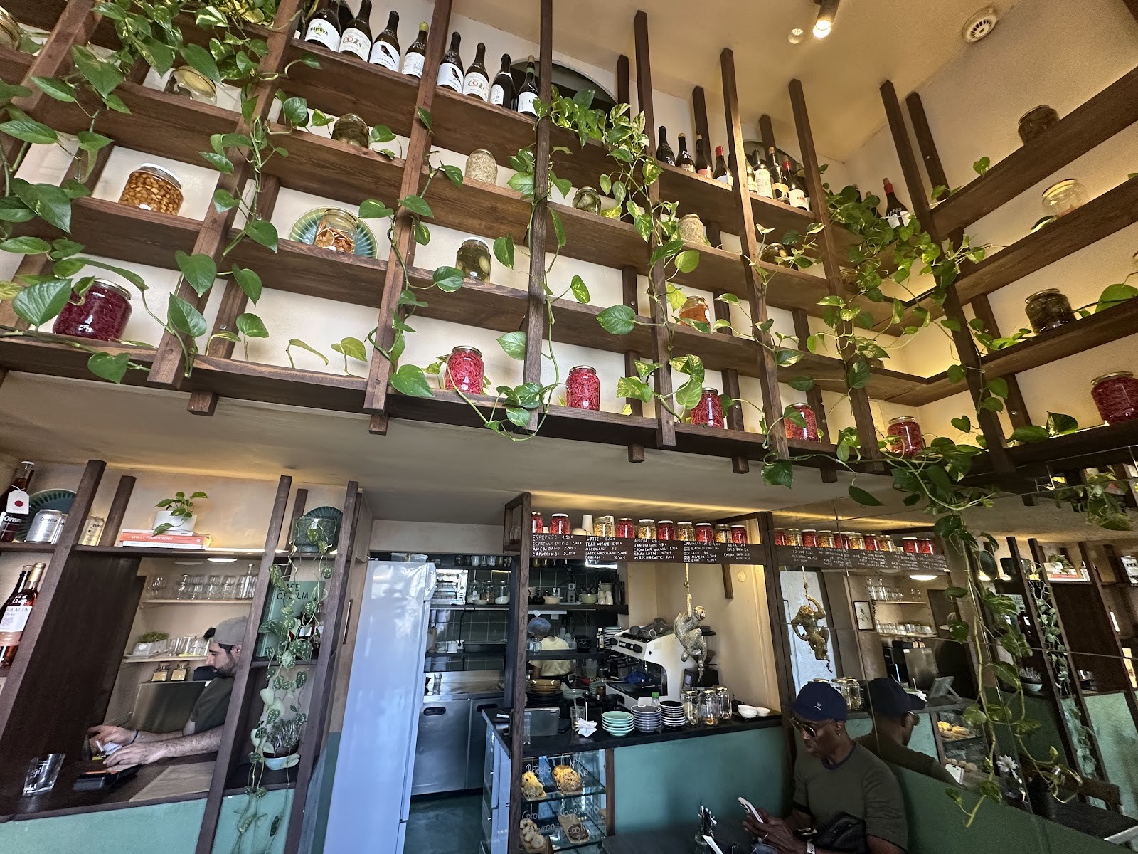 Dede's: the place
