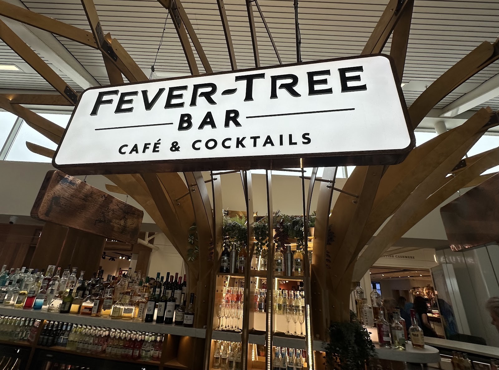 Fever-Tree BAR Cafe & cocktails: the place