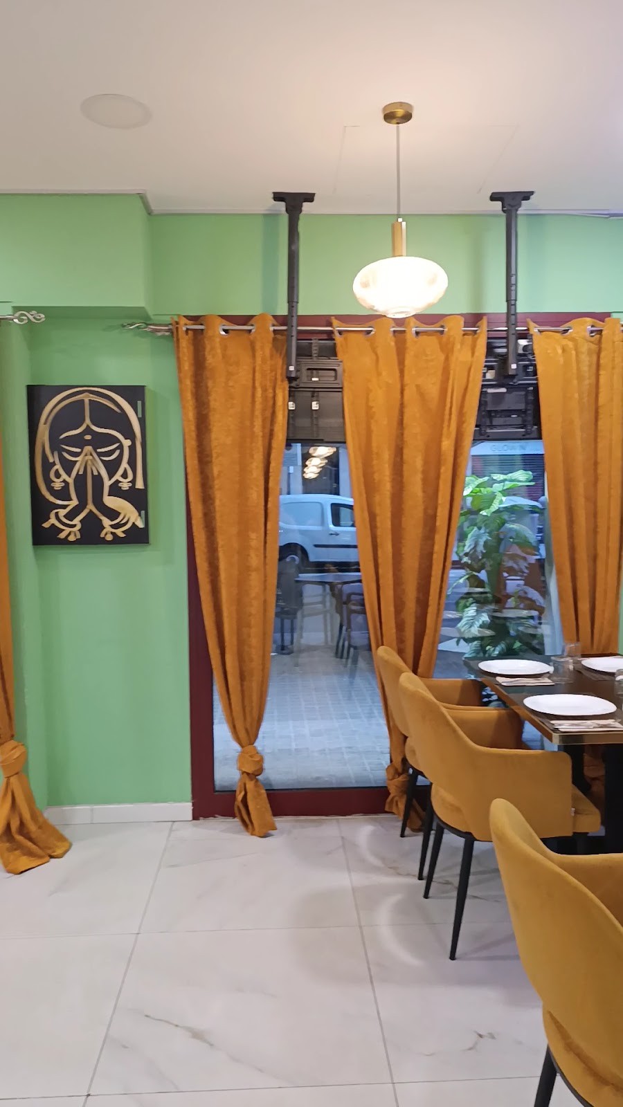Elaichi Indian Restaurant: the place