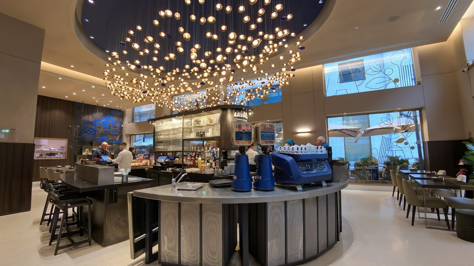 Flagship Store Lavazza - Milano: the place