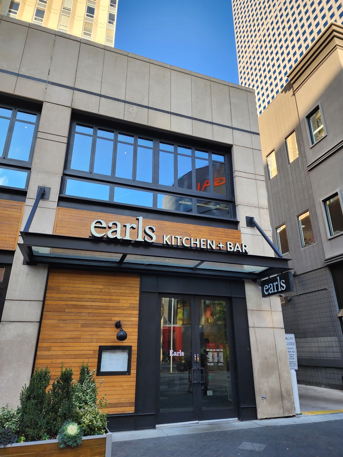 Earls Kitchen + Bar: the place