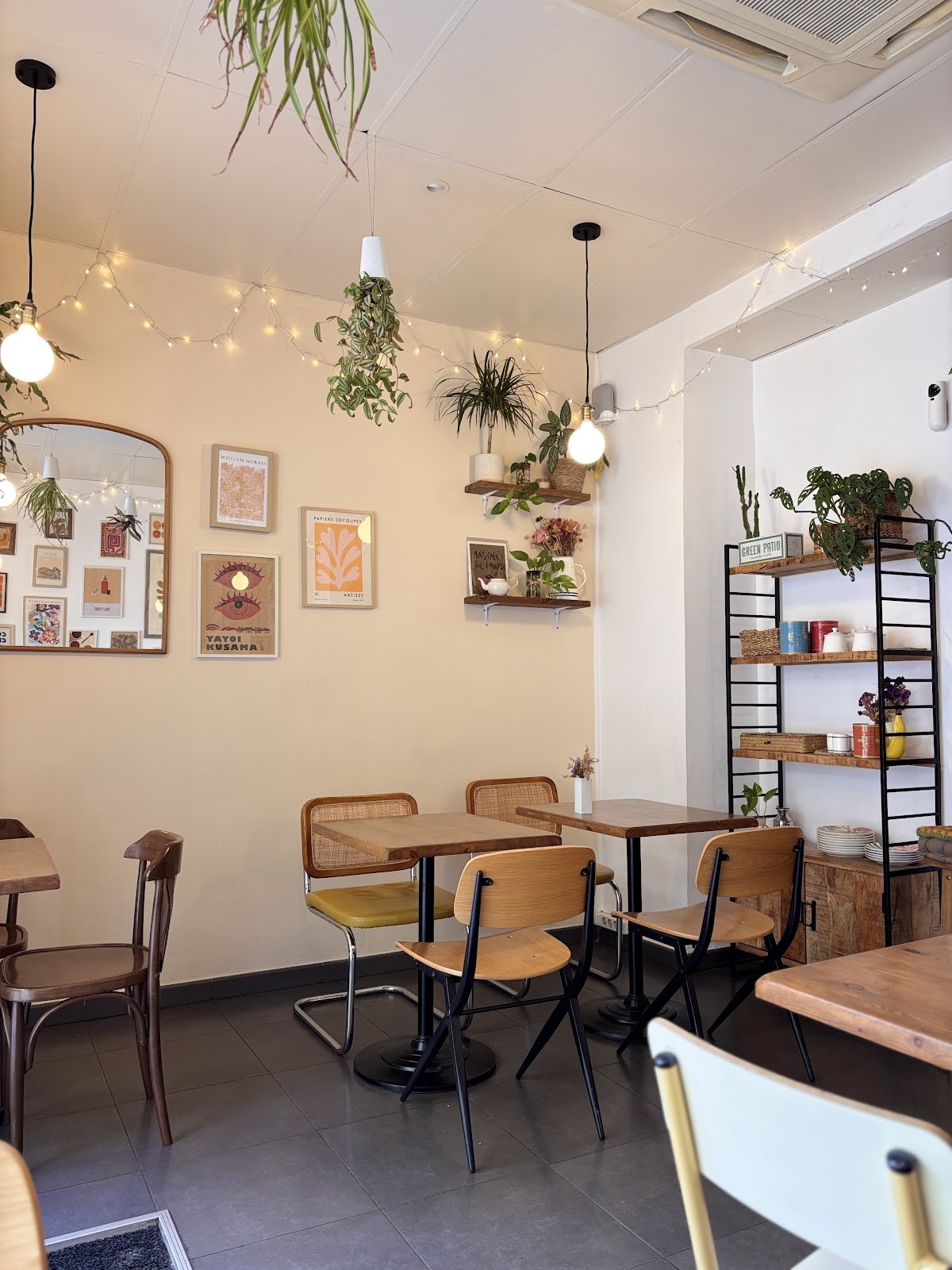 La Chusma • esmorzars i bar de barri •: the place