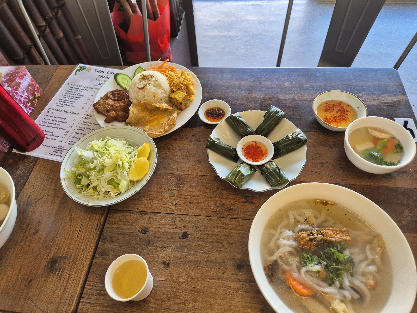 Thiền Tâm Vegetarian Restaurant: food & drinks