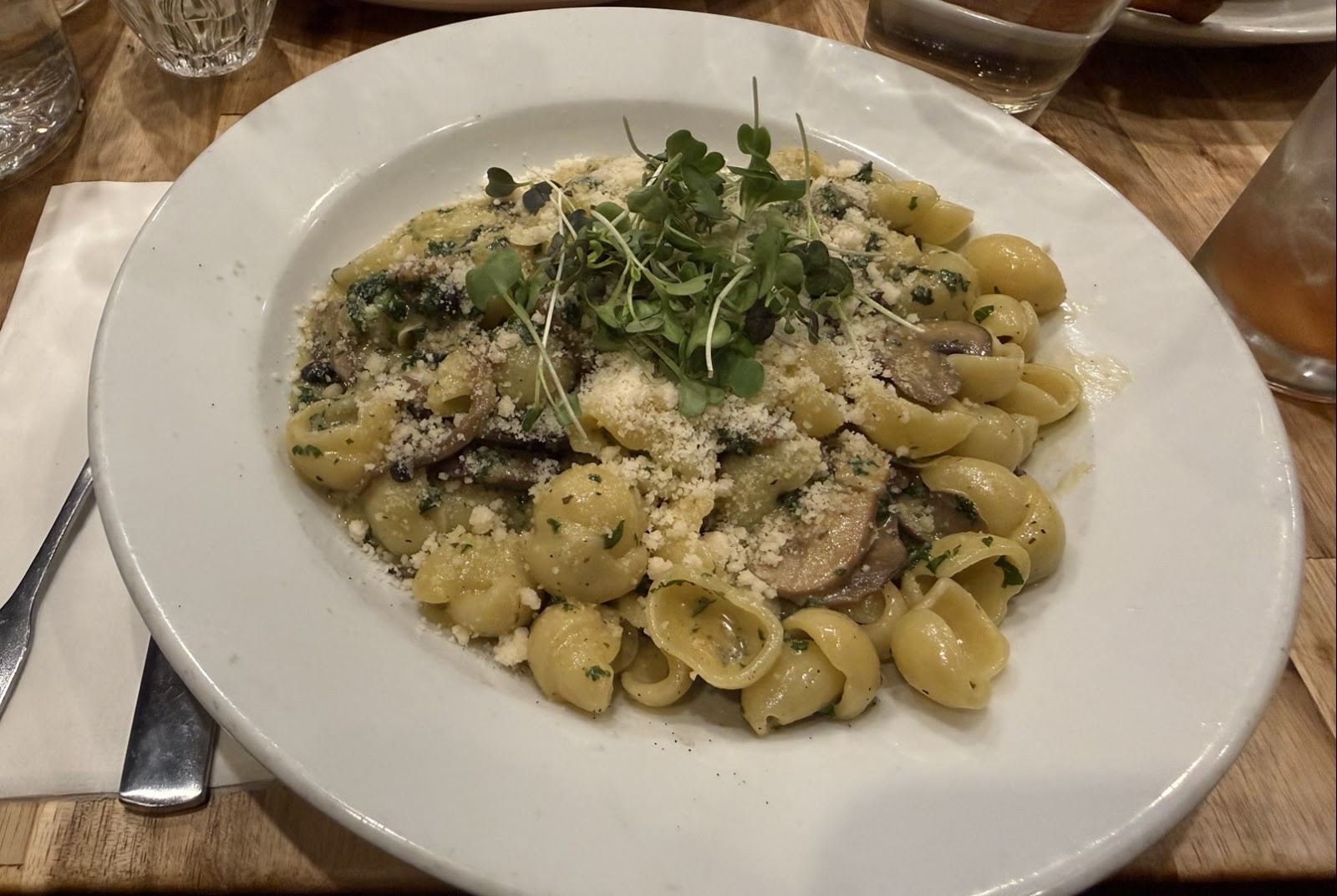 Lilla: food & drinks