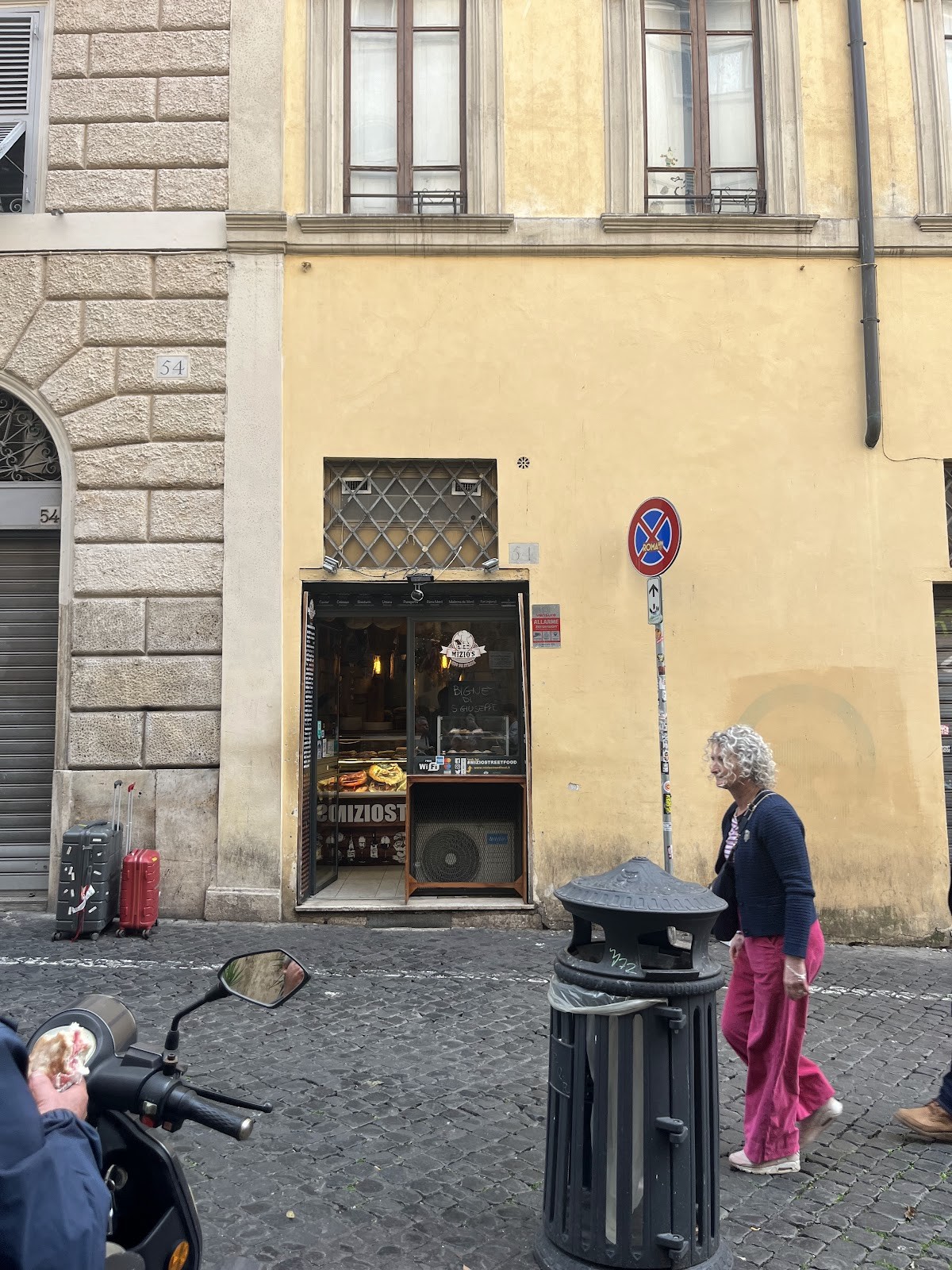 Mizio's Street Food: the place