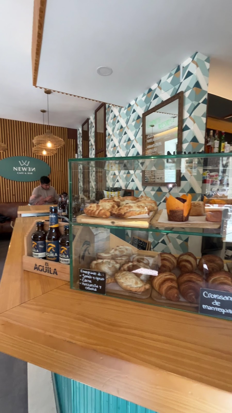 Newen Café & Bar: the place