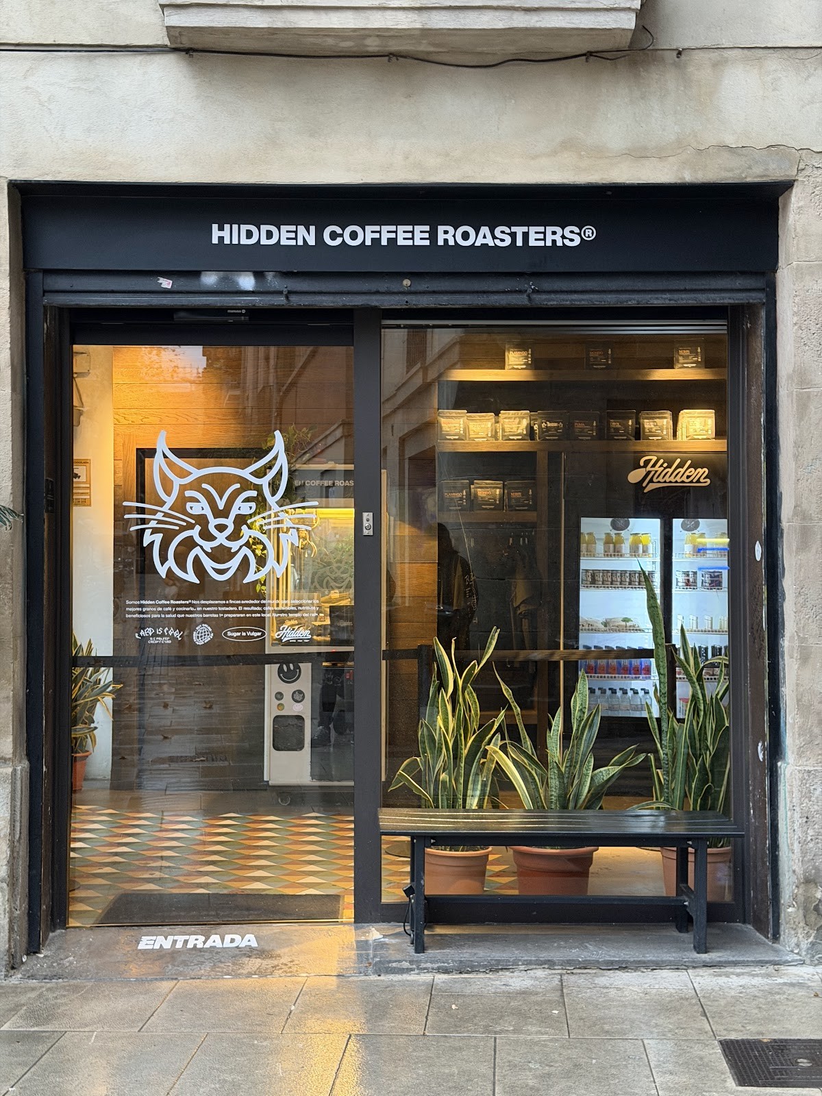 Hidden Coffee Roasters - El Born: the place