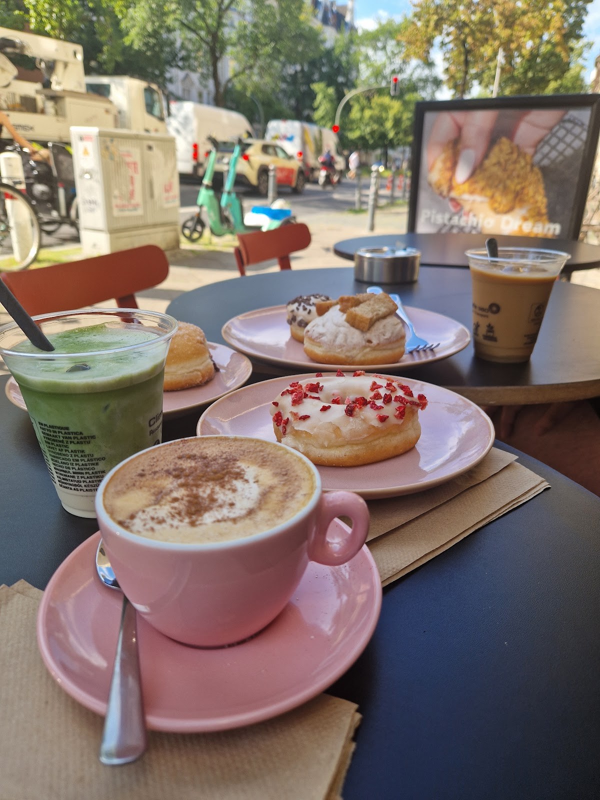 Brammibal's Donuts (Schöneberg): food & drinks