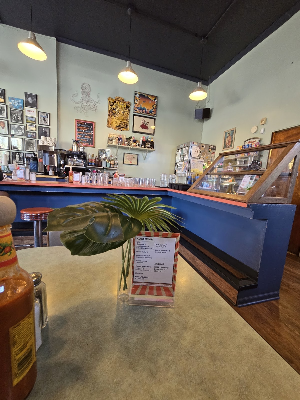 Flying Saucer: the place