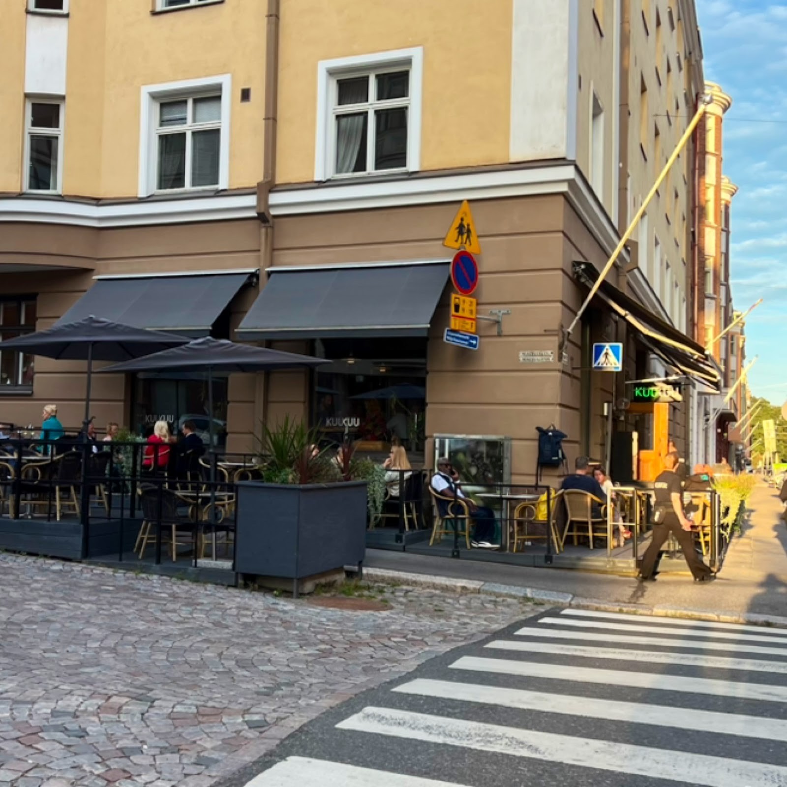 Ravintola KuuKuu: the place