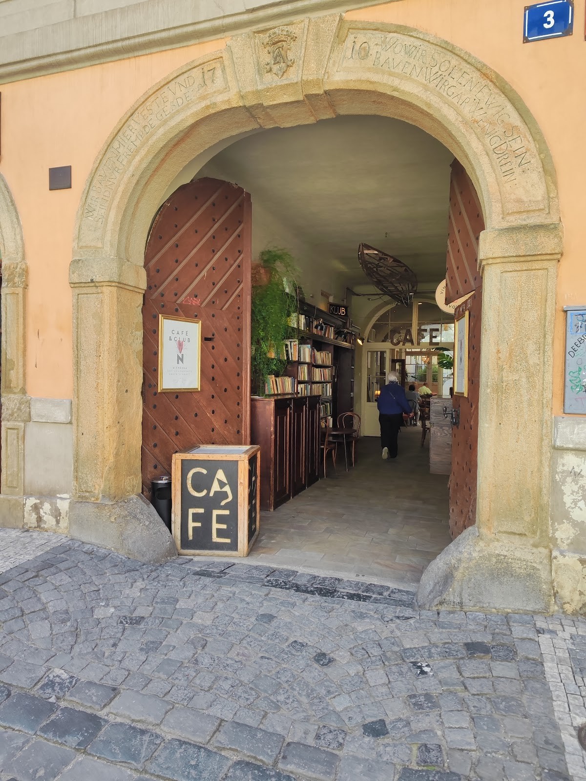 CAFÉ CLUB MÍŠEŇSKÁ: the place