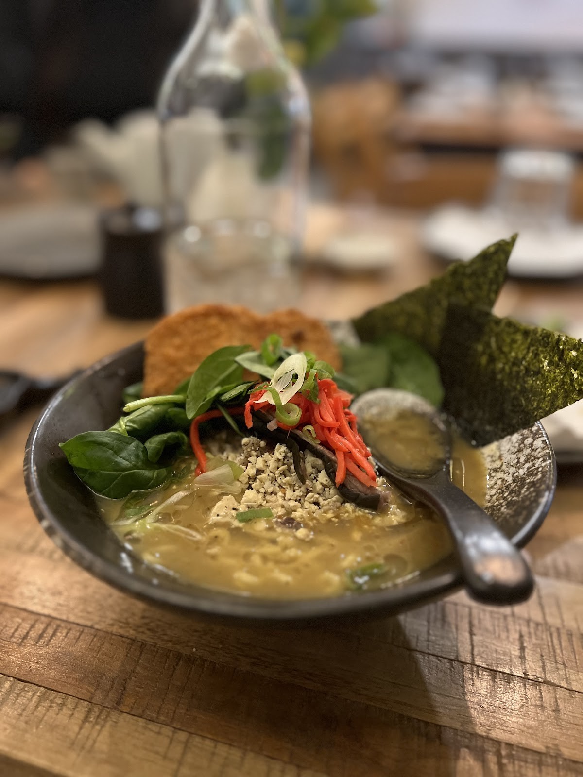 Hum - Sushi Ramen Dumpling: food & drinks