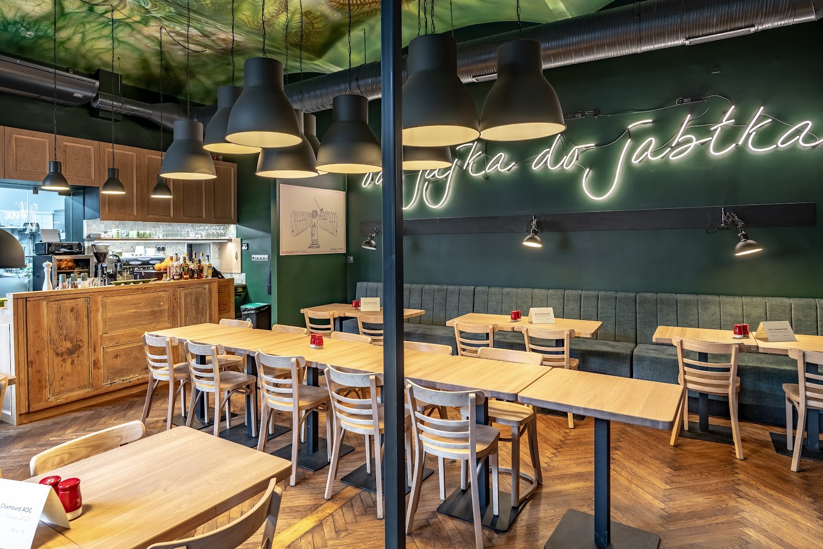 Od Jajka Do Jabłka: the place