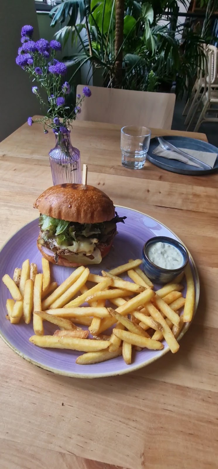 CHUTNEJ: food & drinks
