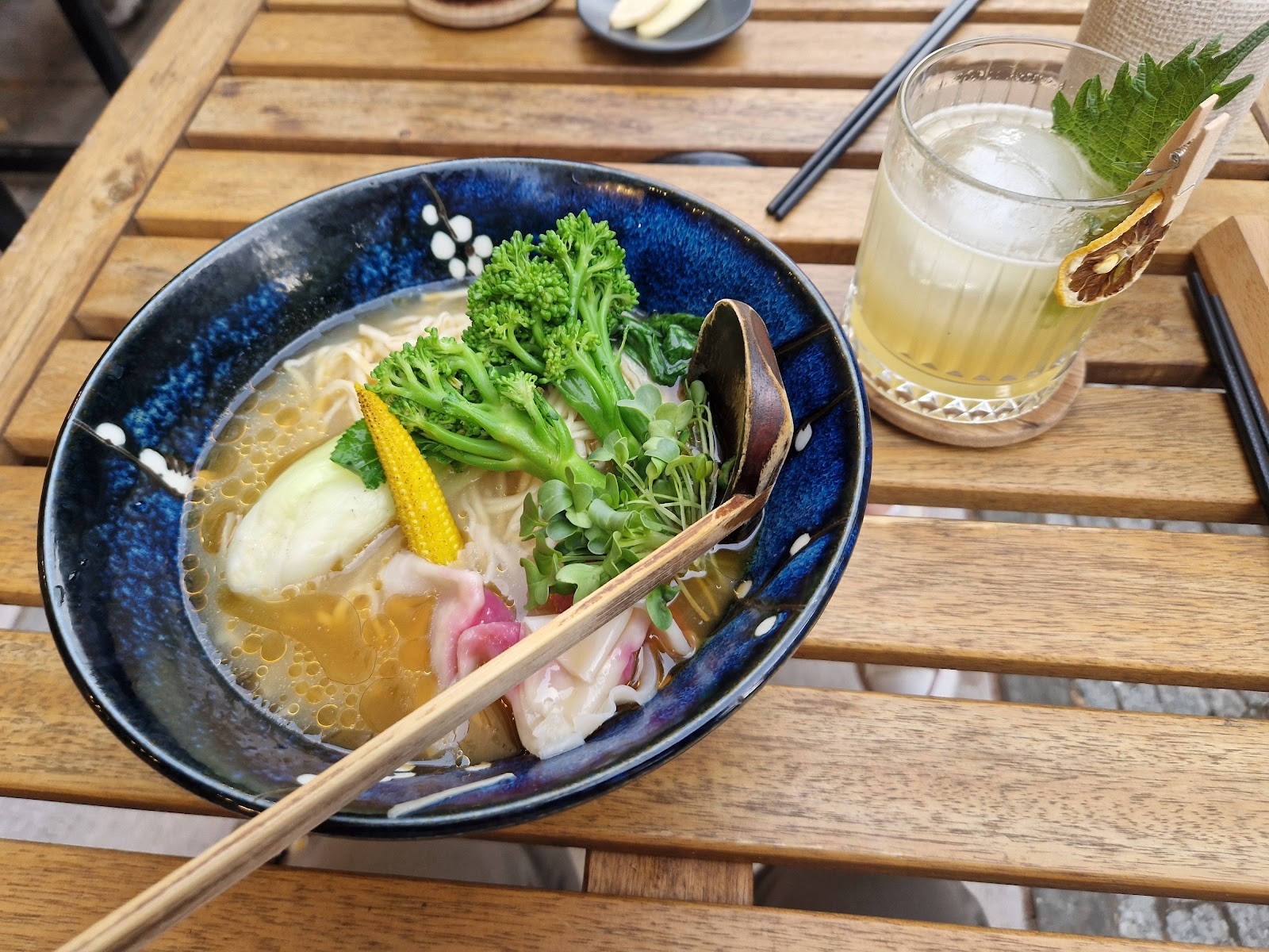 Shisomen Vegan Ramen & Cocktails: food & drinks