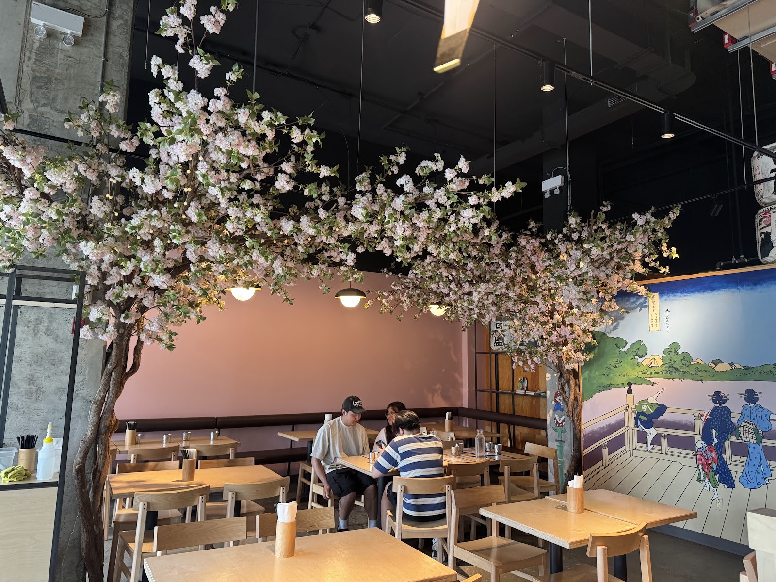 Tsukuyomi Ramen - Bois Franc: the place