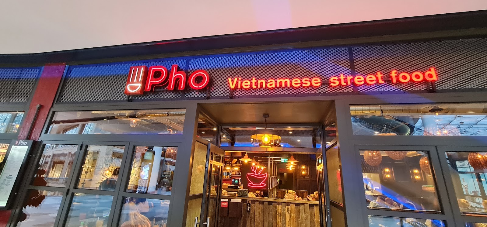 Pho Edinburgh: the place