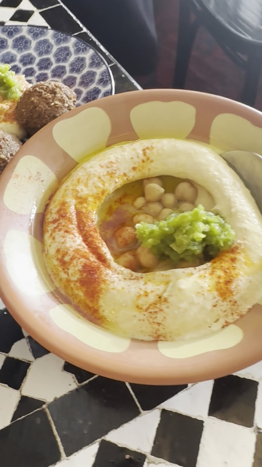 Gaza Grill: food & drinks