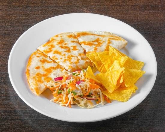Amigos Mexican Kitchen: food & drinks