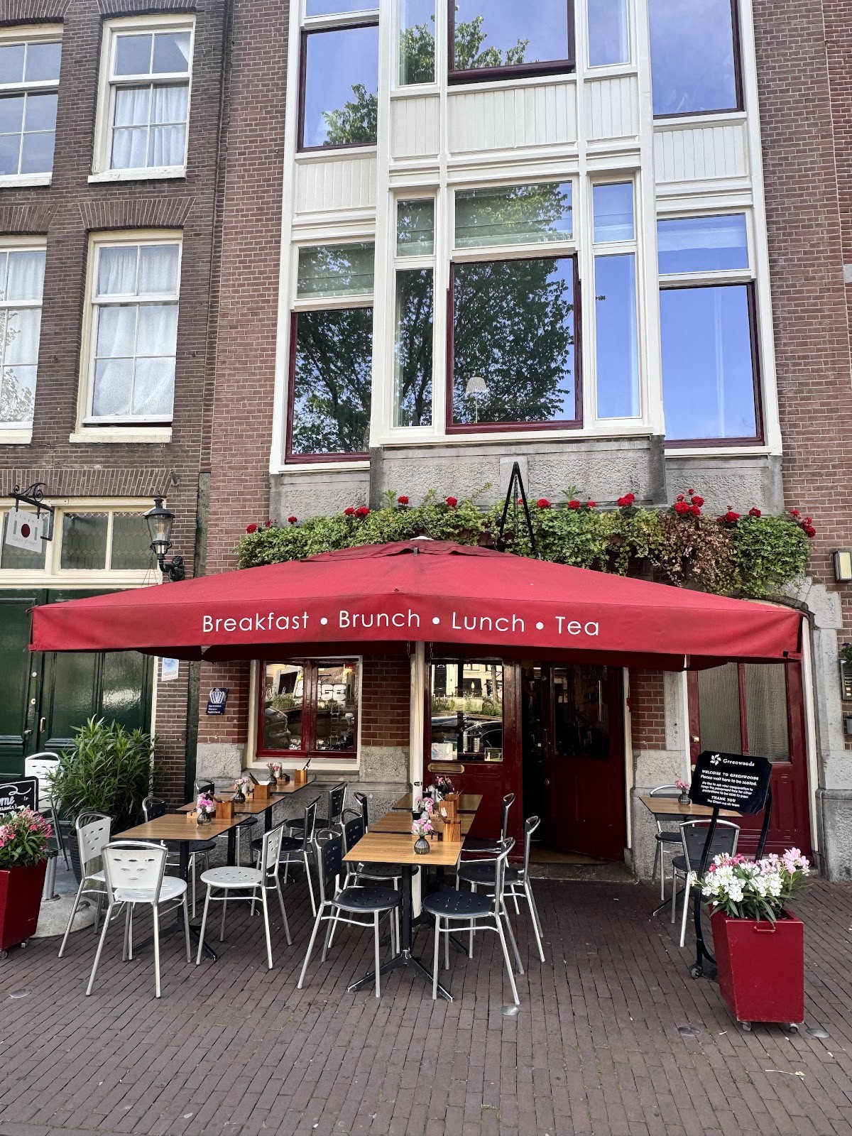 Greenwoods Singel: the place