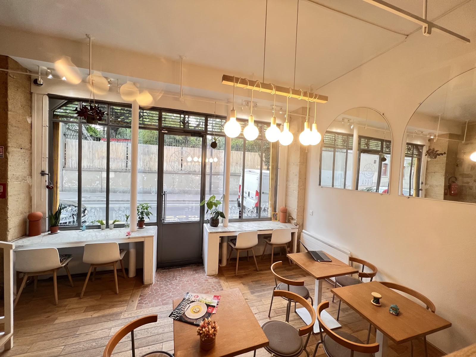 April Café: the place