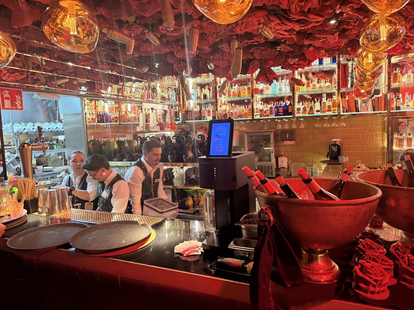 Inclán Brutal Bar Spanish Grill & Cocktails Restaurante: the place