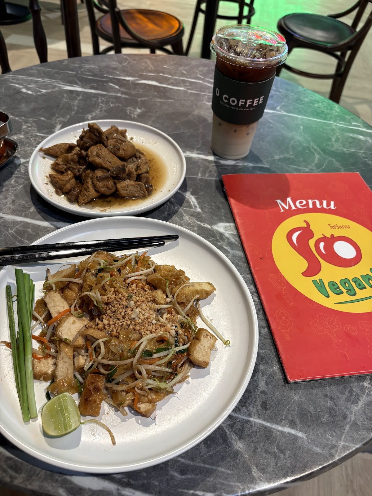 So Vegan สาขา Phenix ประตูน้ำ: food & drinks