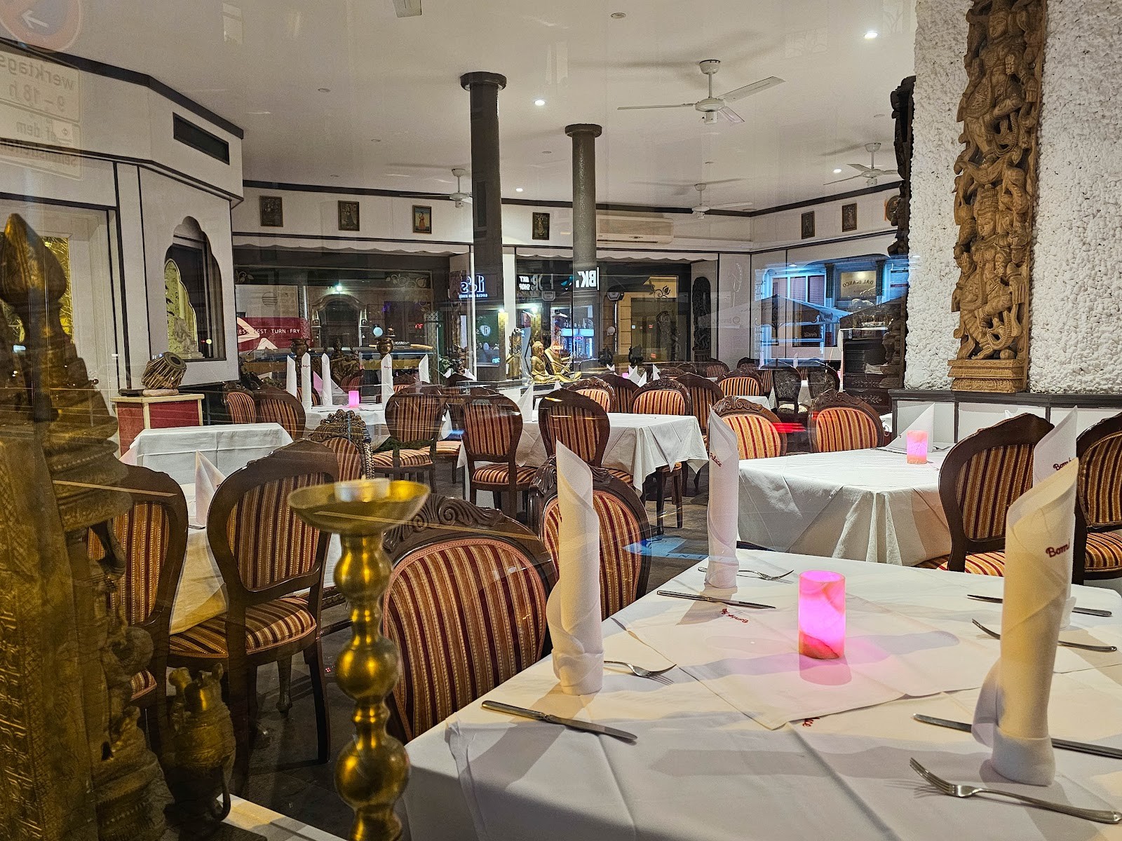 Bombay Palace: the place
