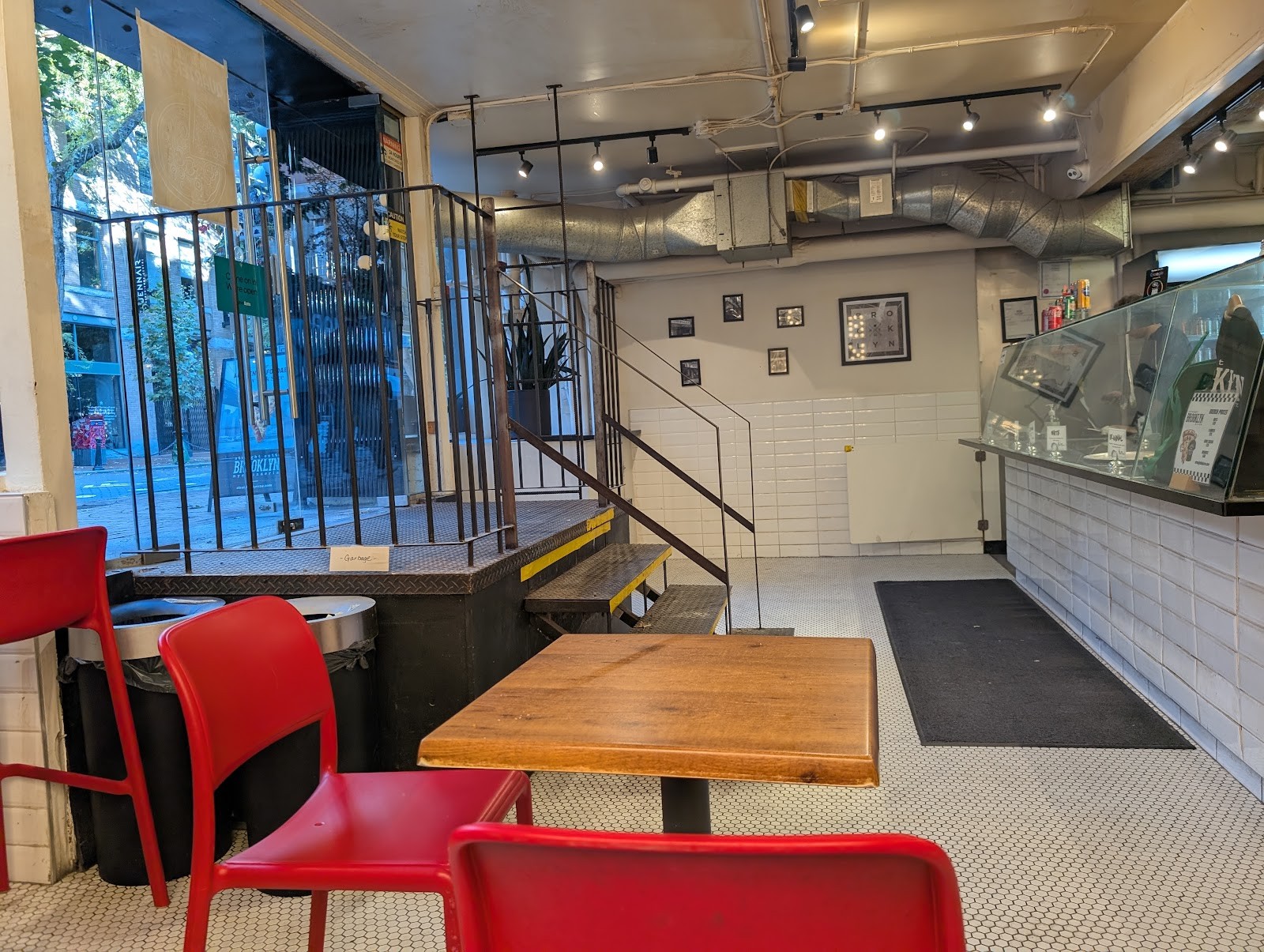 Straight Brooklyn Pizza - GASTOWN: the place