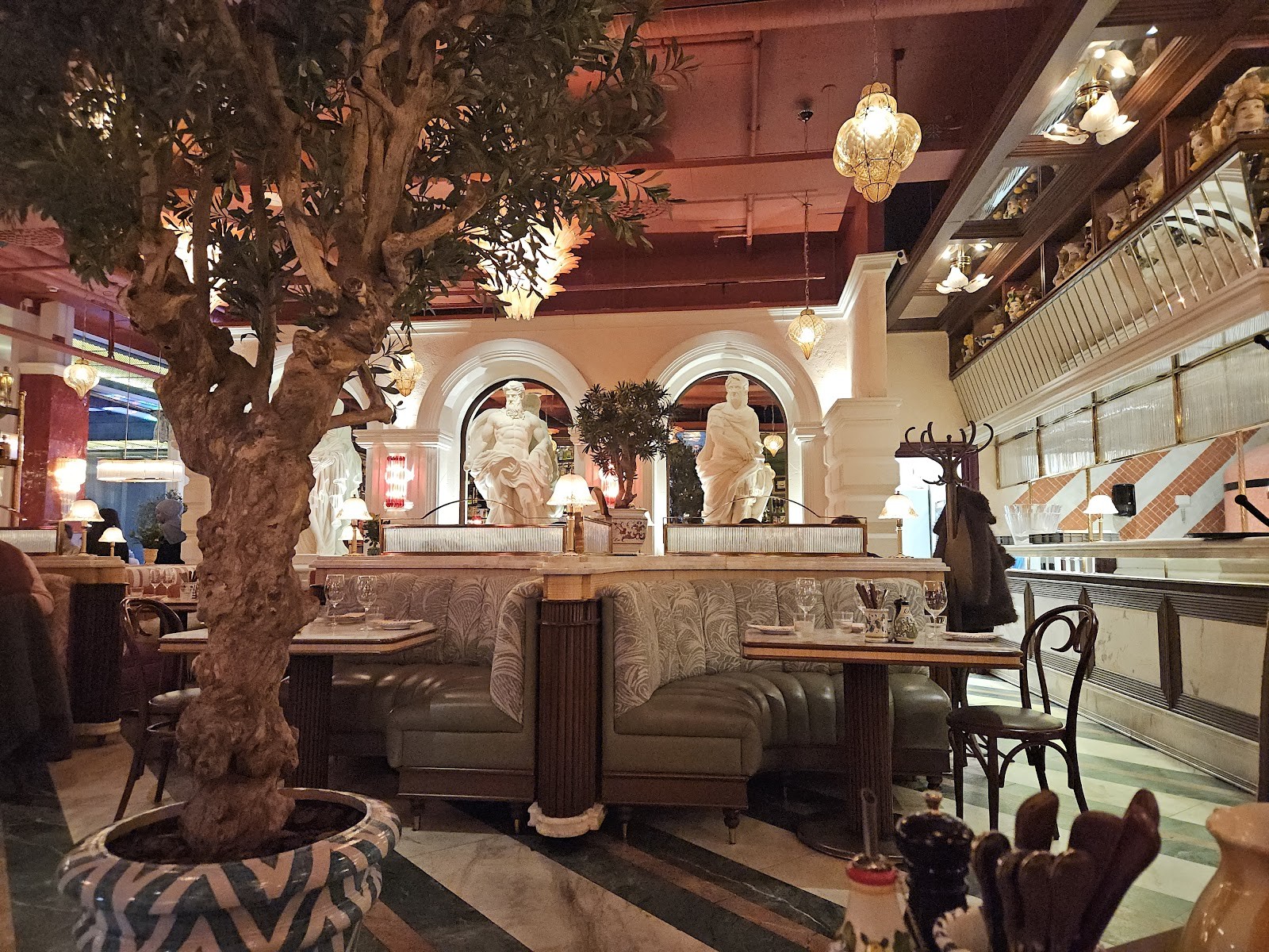 Florentine - Italian Restaurant: the place