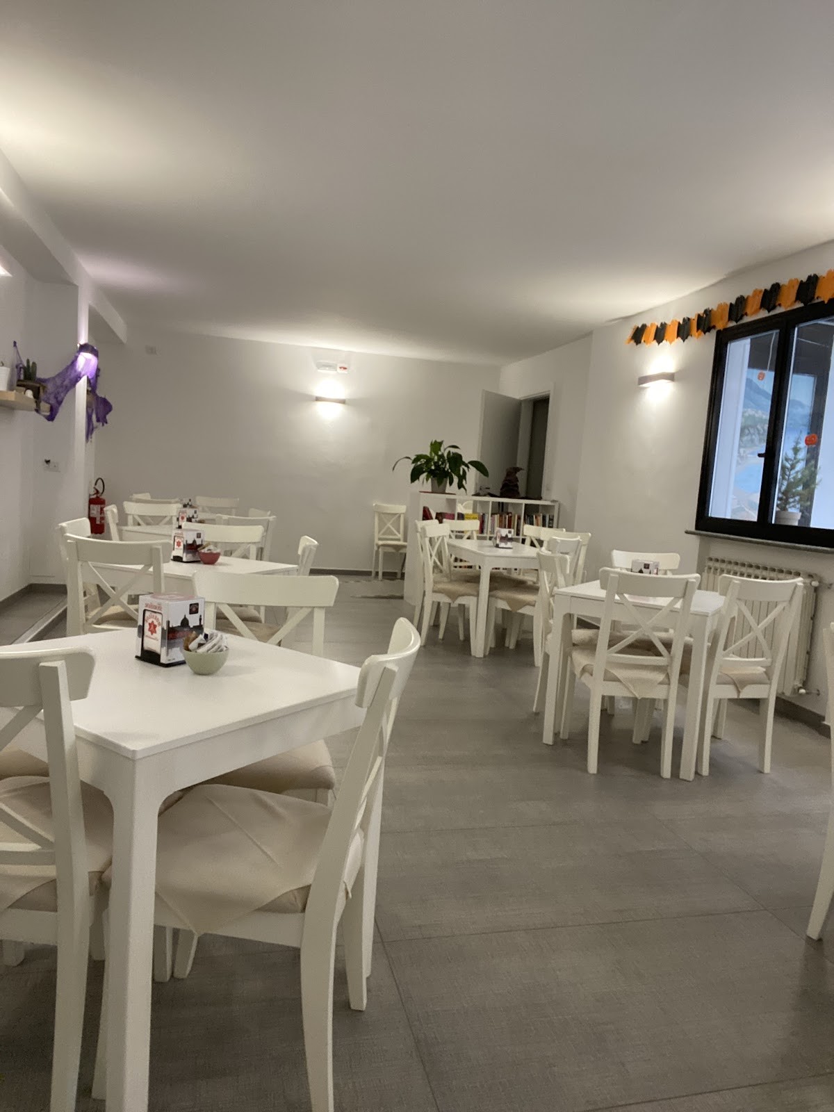 Dragonfly Bakery Café: the place