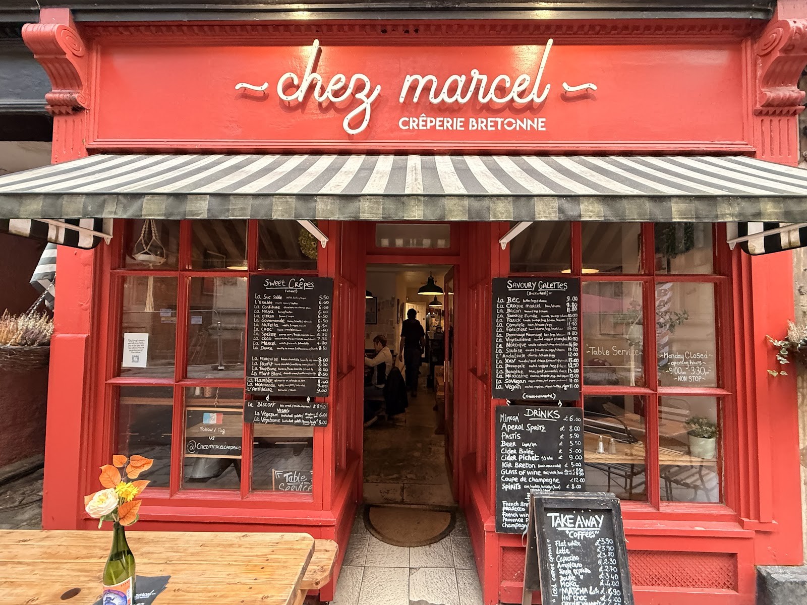 Chez Marcel: the place