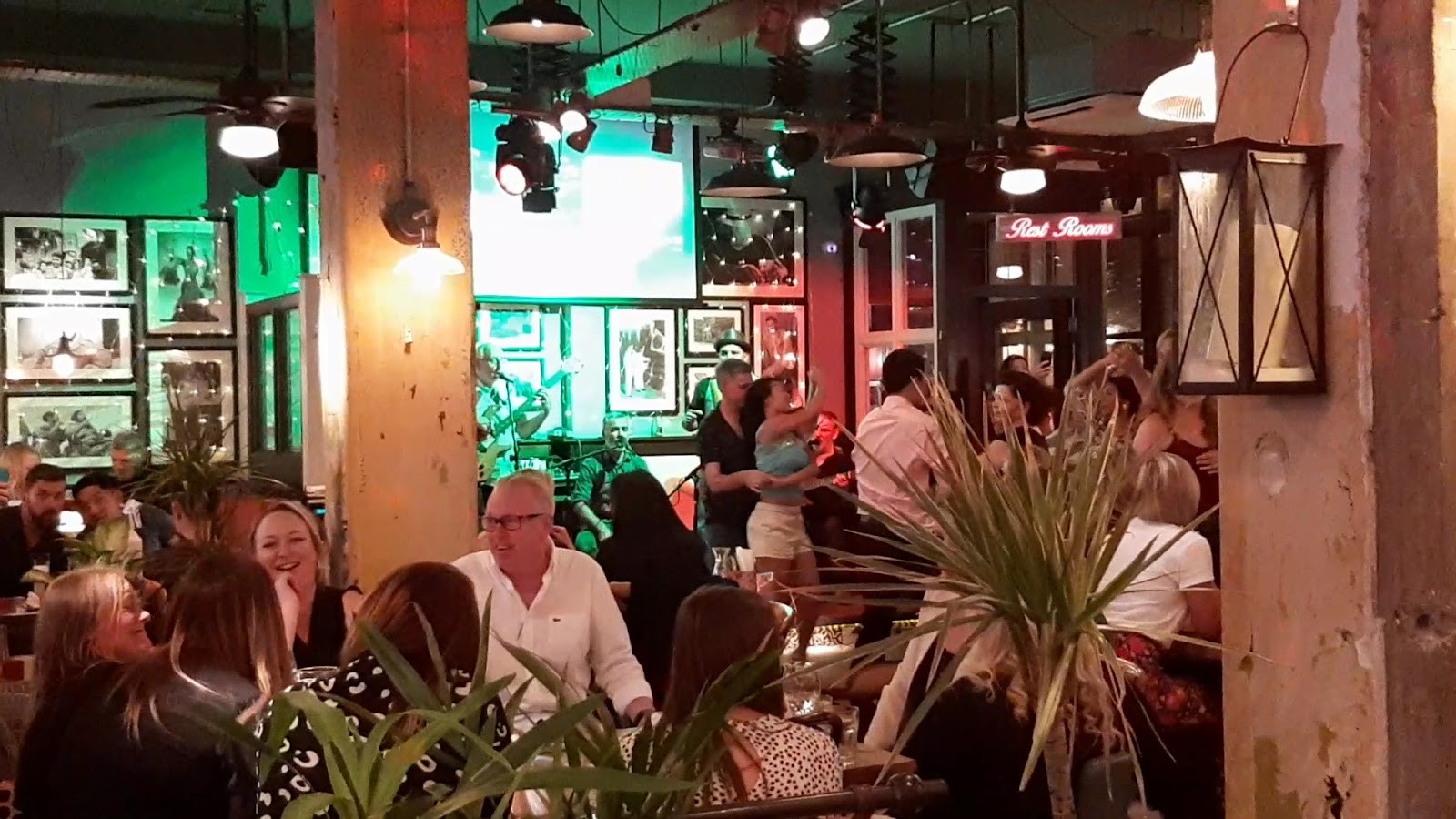 Revolución de Cuba Glasgow: the place