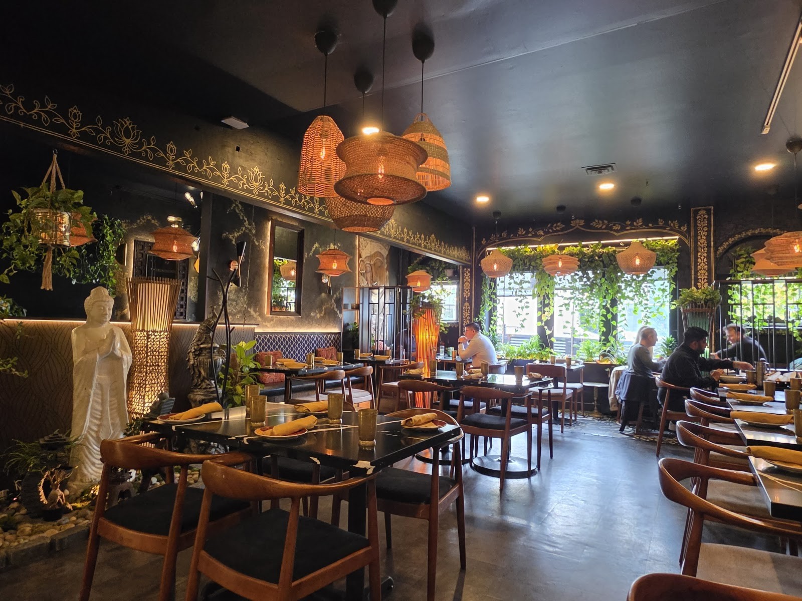 Sula Indian Restaurant, Commercial Drive: the place