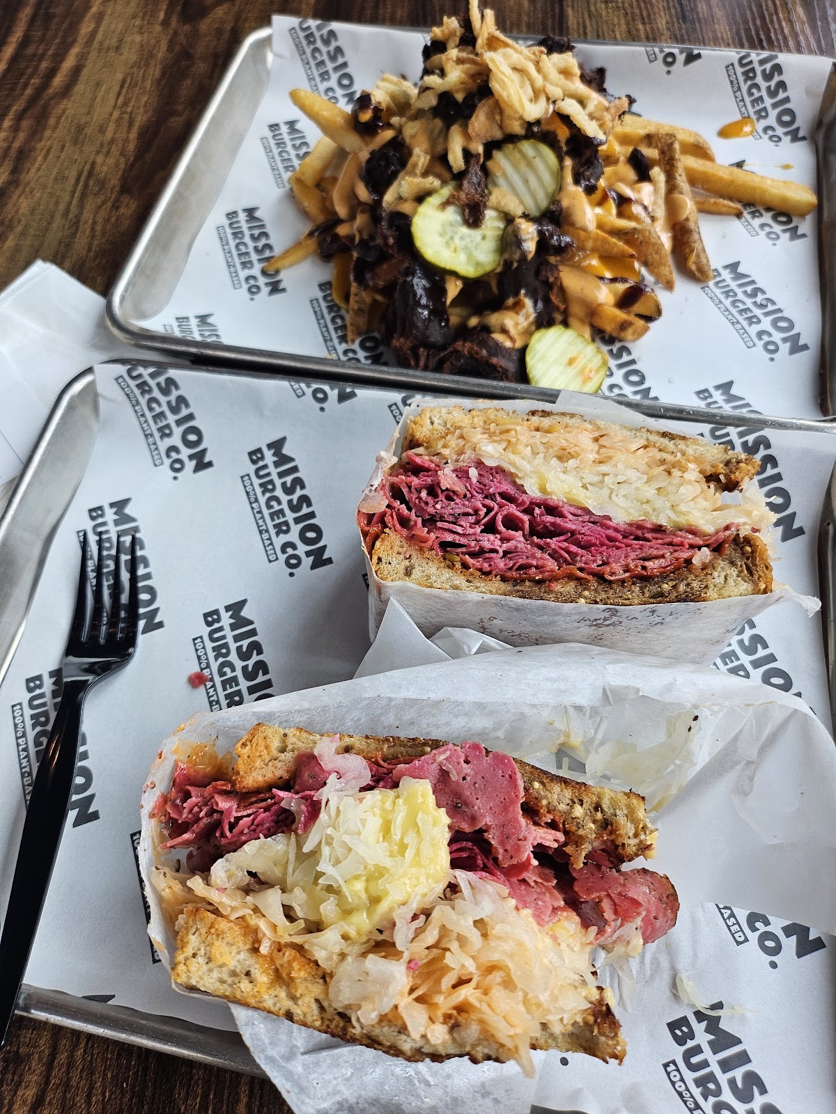 Mission Burger Co.: food & drinks