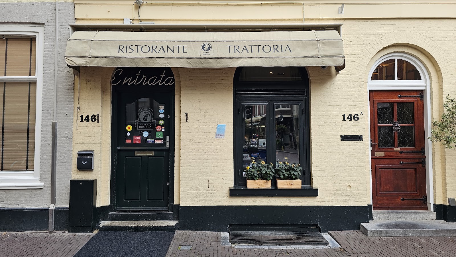 Impero Romano Den Haag: the place