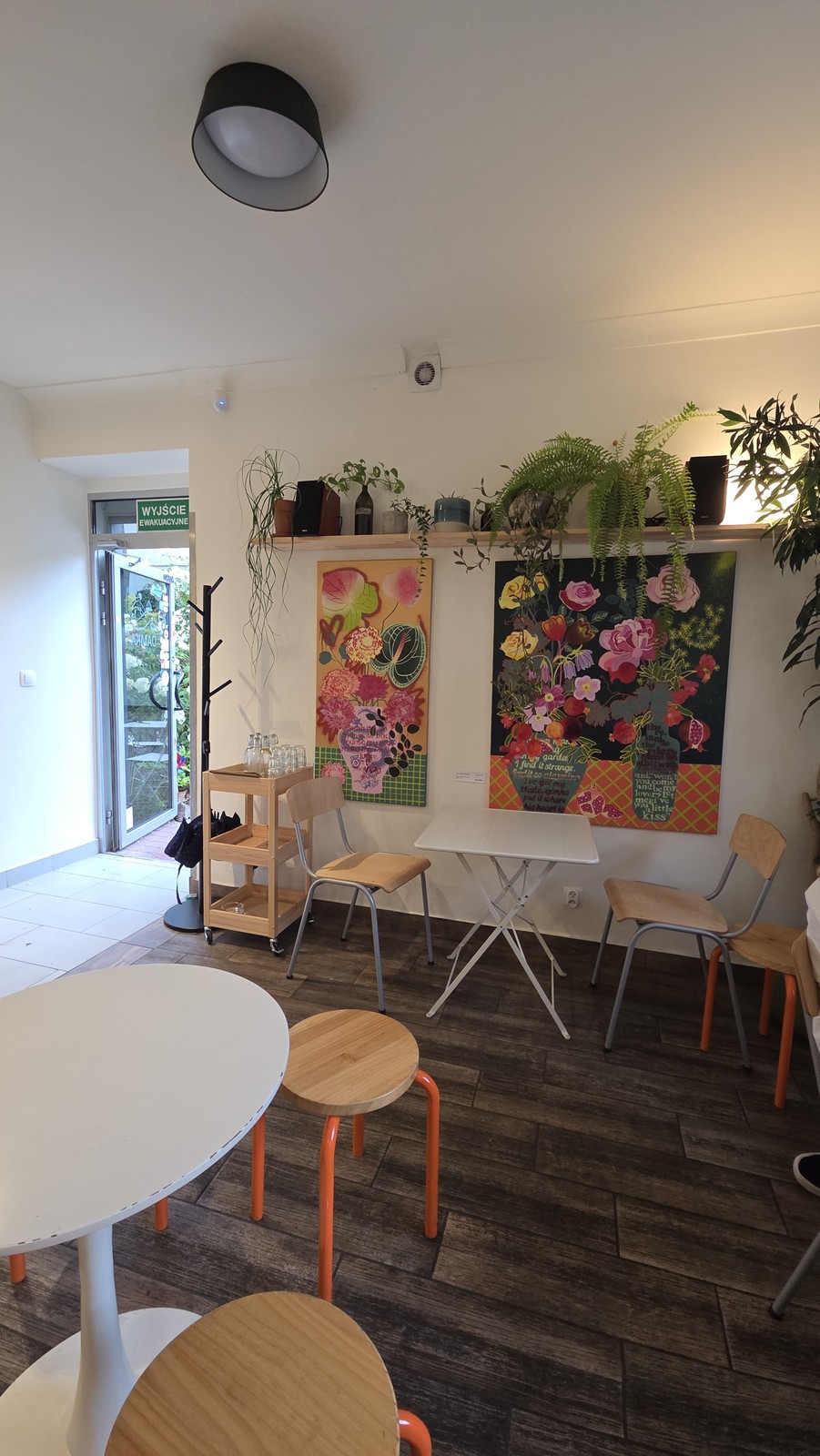 Damka cafe & bakery: the place