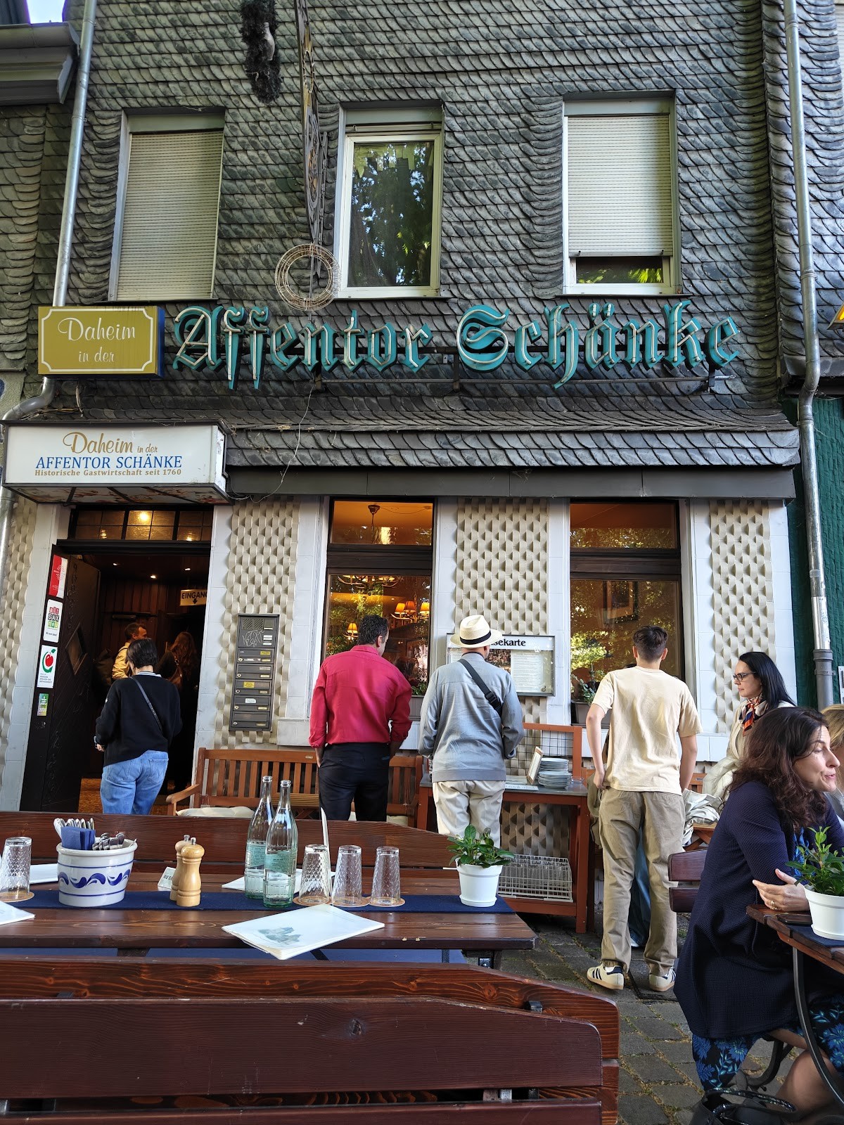 Daheim in der Affentorschänke: the place