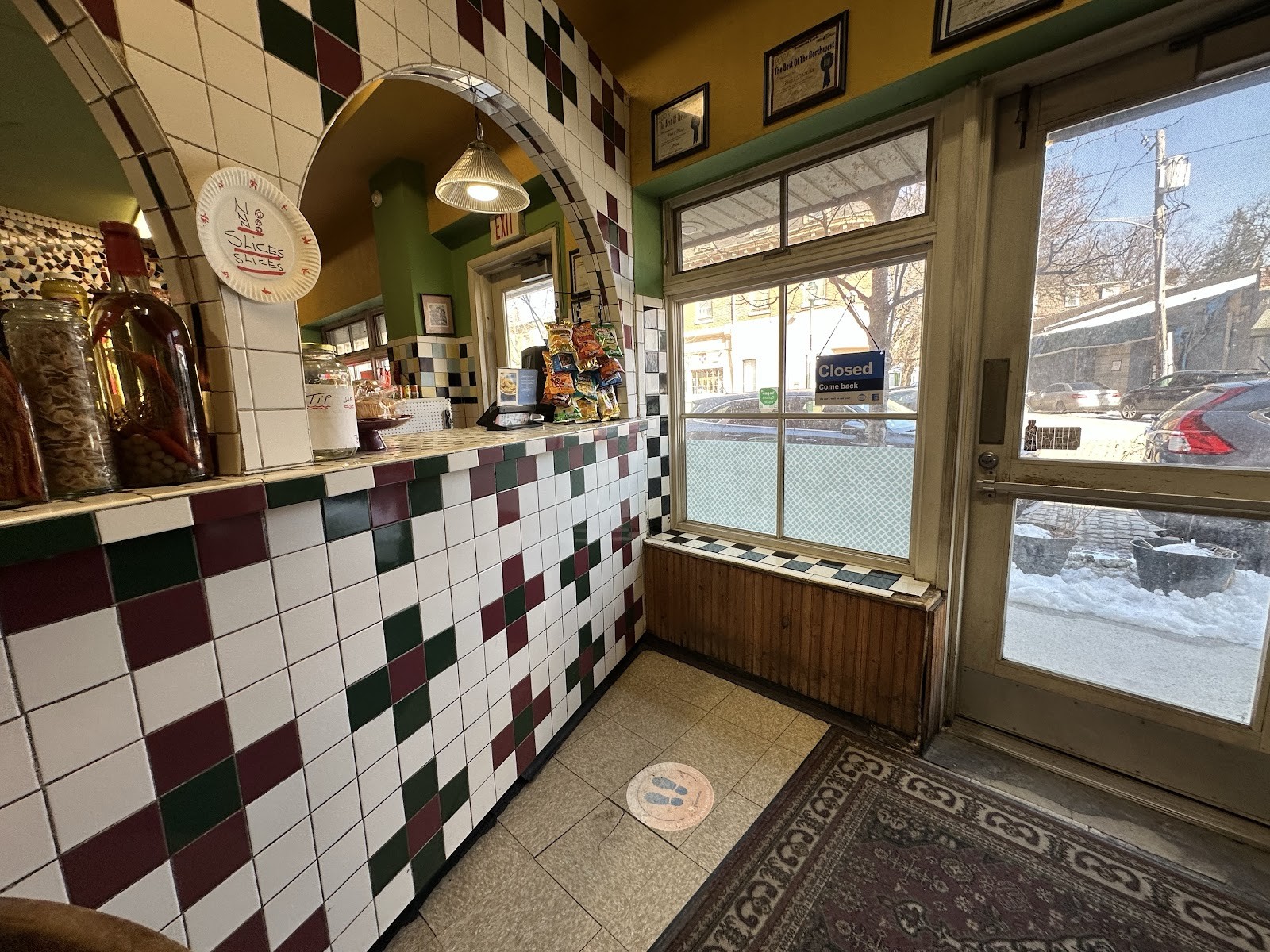 Fino's Pizzeria & Restaurant: the place