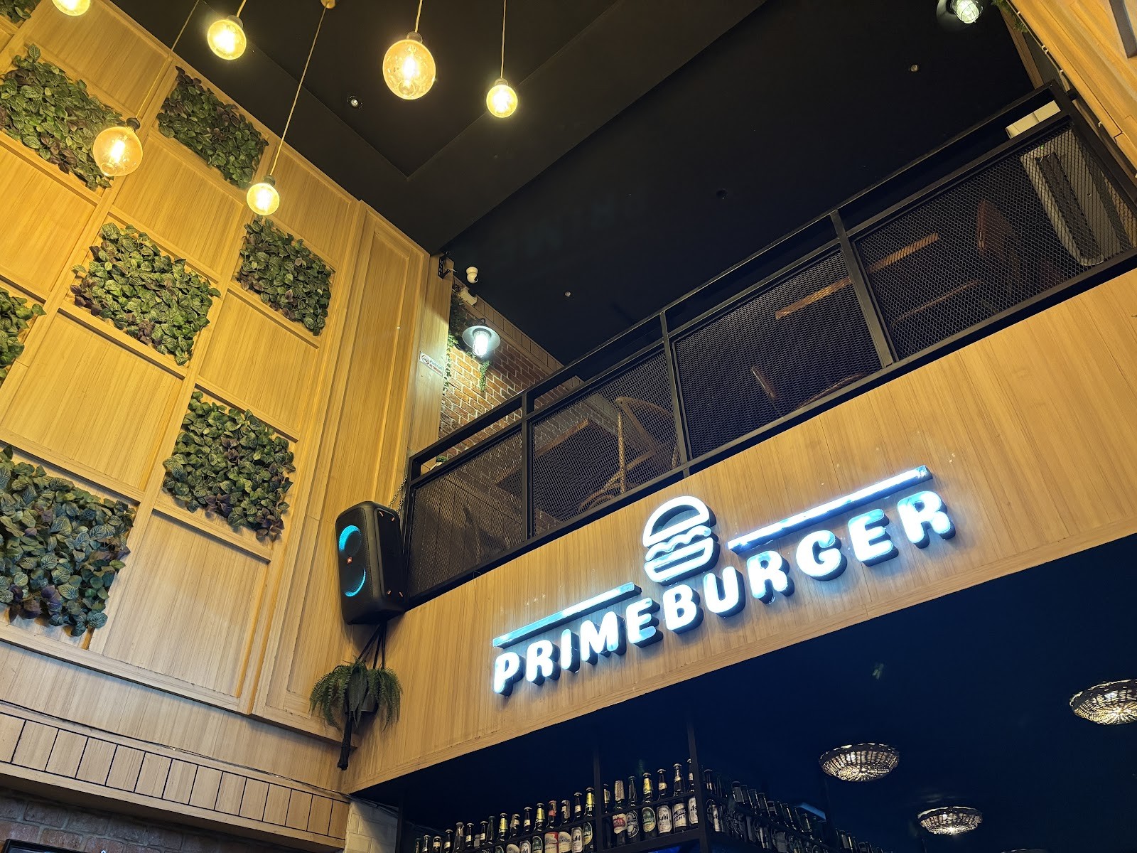 Prime Burger Sukhumvit: the place