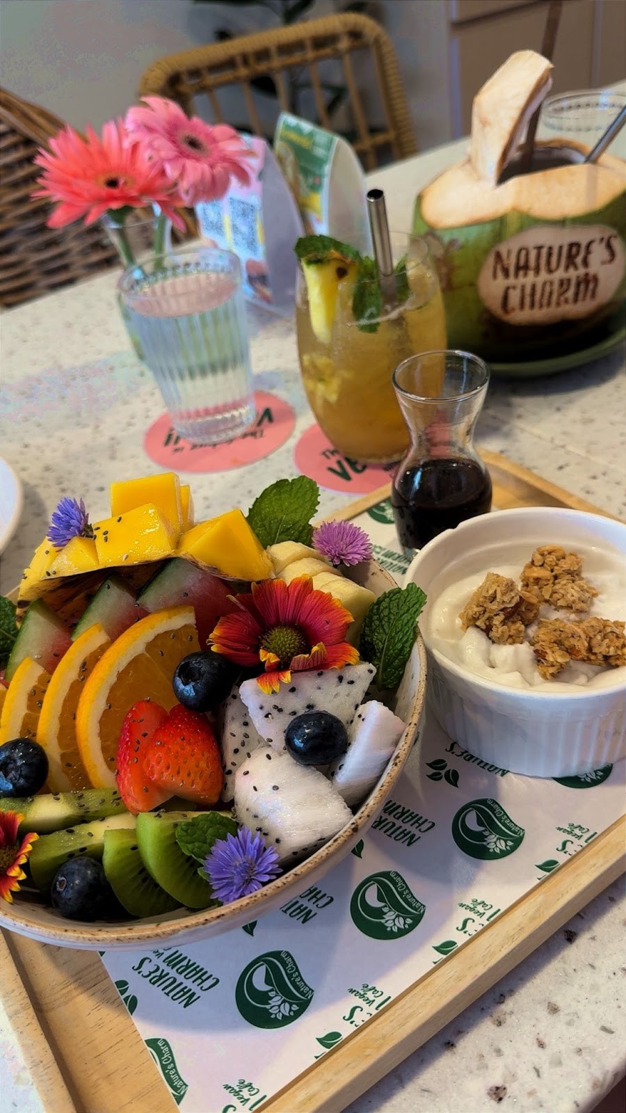 Nature’s Charm Cafe: food & drinks
