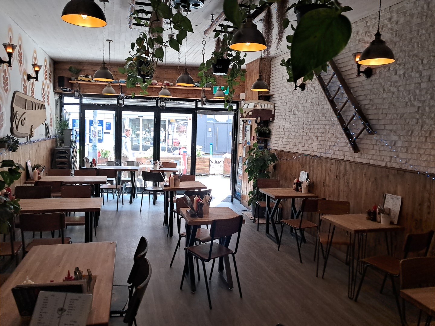 Hippie Flower Café: the place