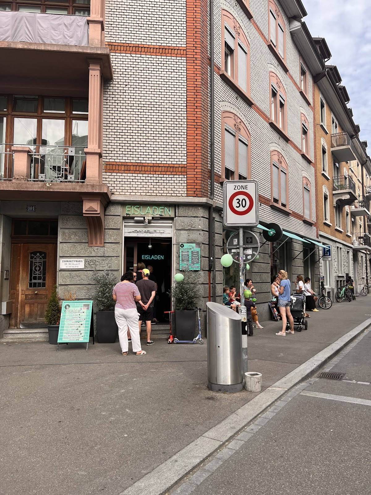 Eisladen: the place