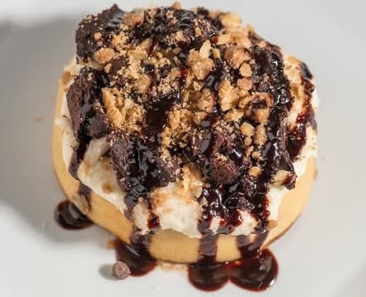 Cinnaholic: food & drinks