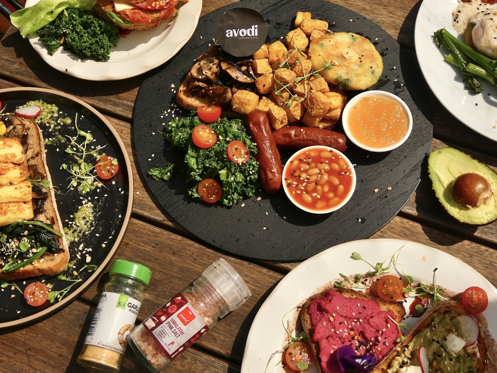 Avodi Vegetarian & Cafe: food & drinks