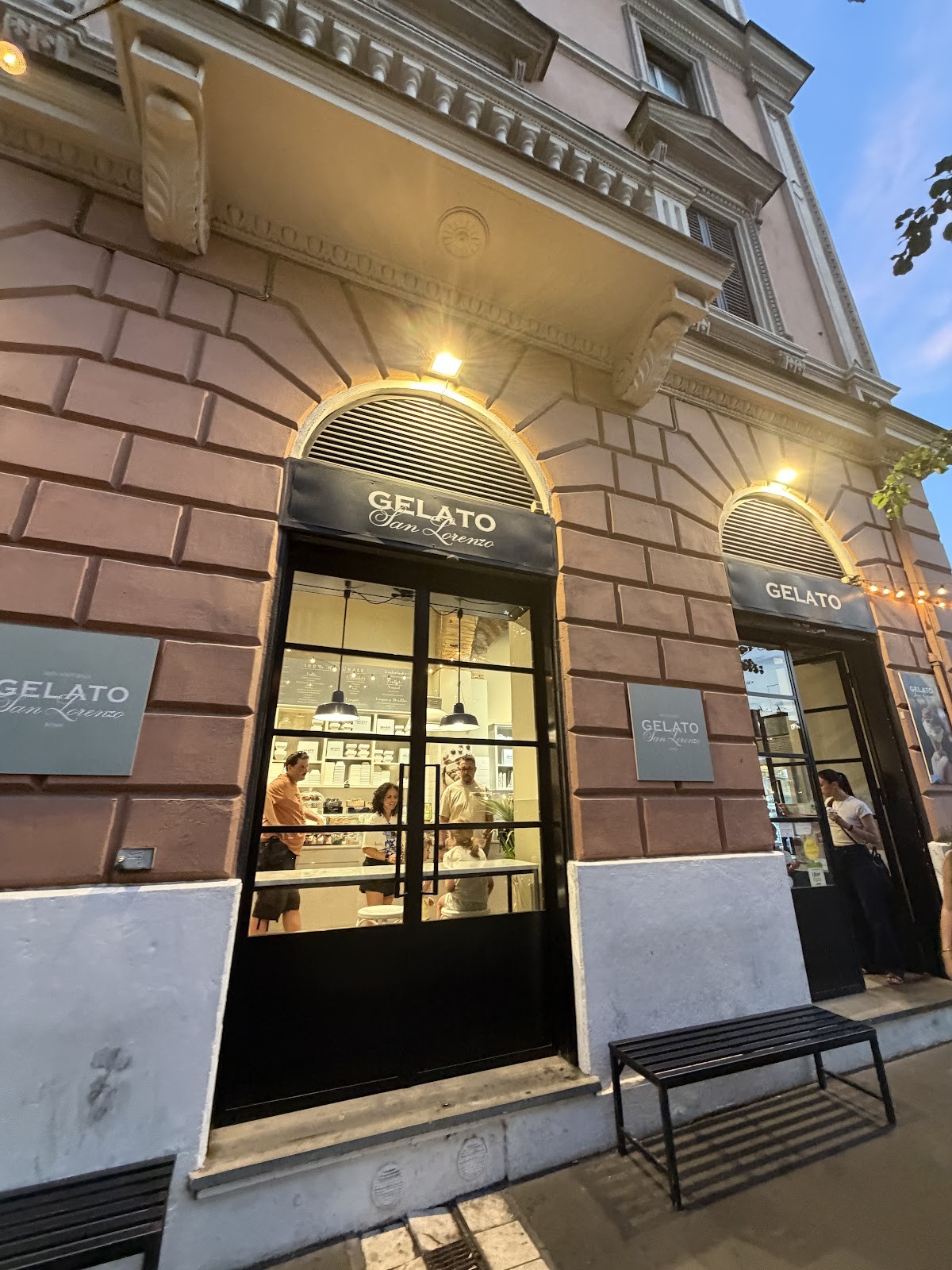 Gelato San Lorenzo 100 % Naturale: the place