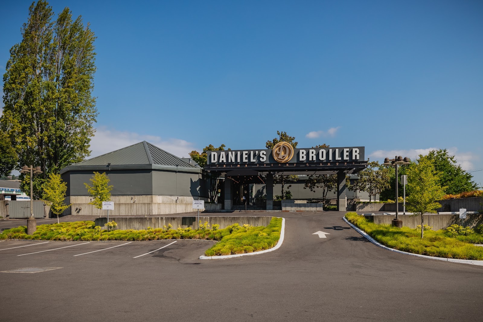 Daniel's Broiler: the place